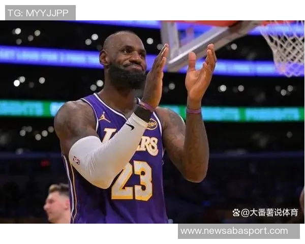 詹姆斯生涯总助攻达13754次距离超越保罗仅差32次