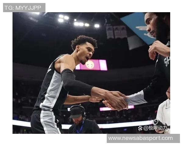 约基奇稳定发挥半场表现出色贡献13分5篮板5助攻助球队争胜 约基奇稳定发挥半场表现出色贡献13分5篮板5助攻助球队争胜