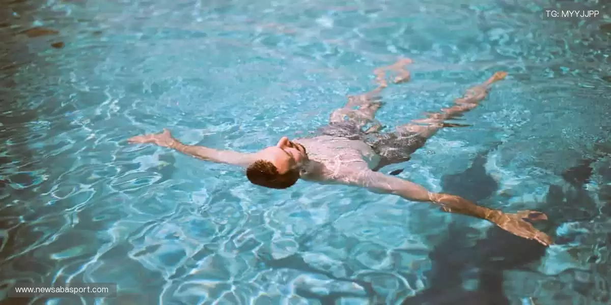 🎮用潮流诠释热爱，周边产品让运动精神融入生活！